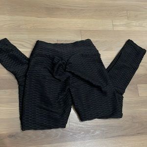 Scrunch butt workout leggings